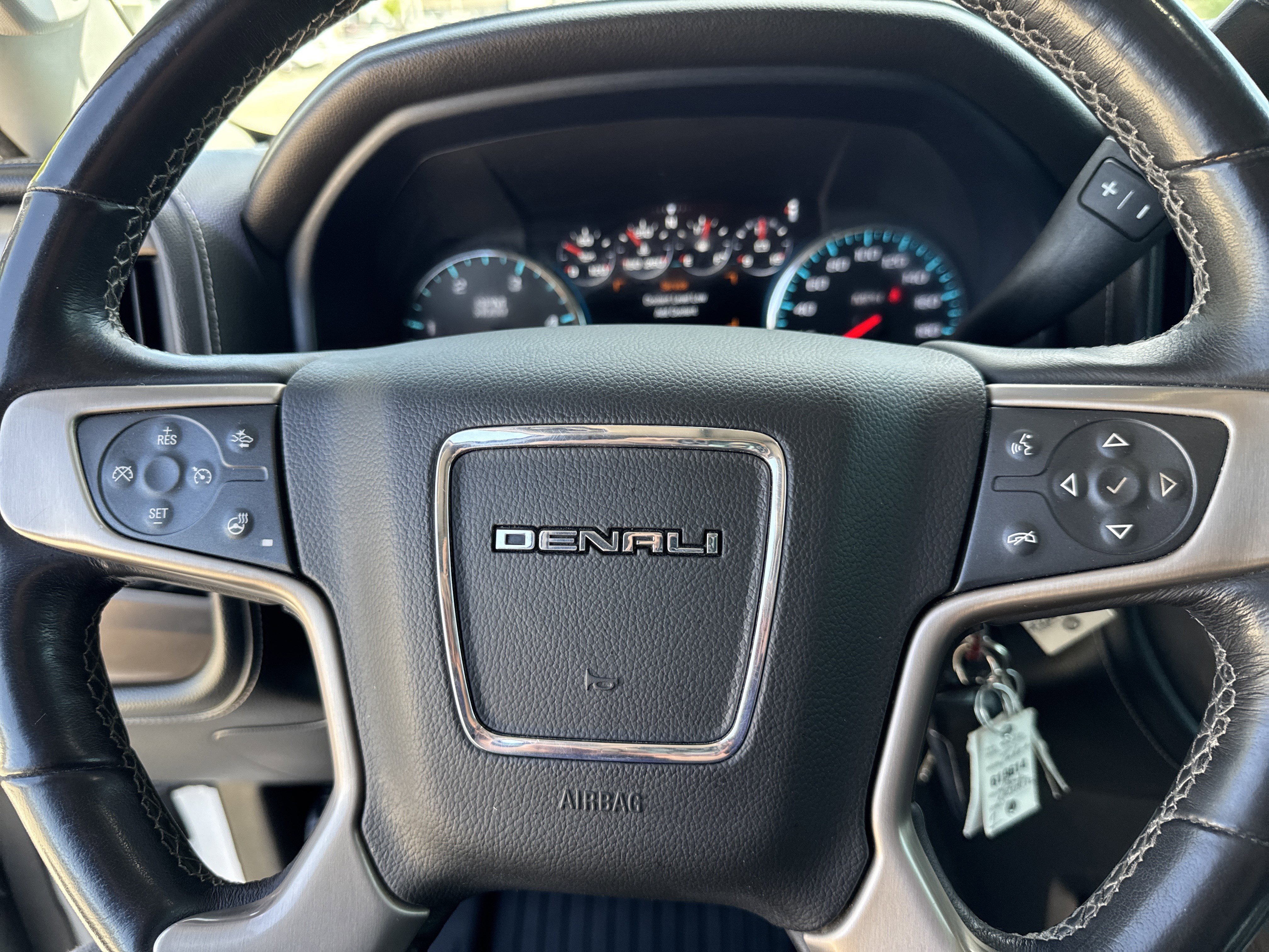 Used 2017 GMC Sierra 2500 Denali AWD/4WD image 14