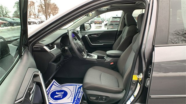 Used 2023 Toyota RAV4 XLE image 10