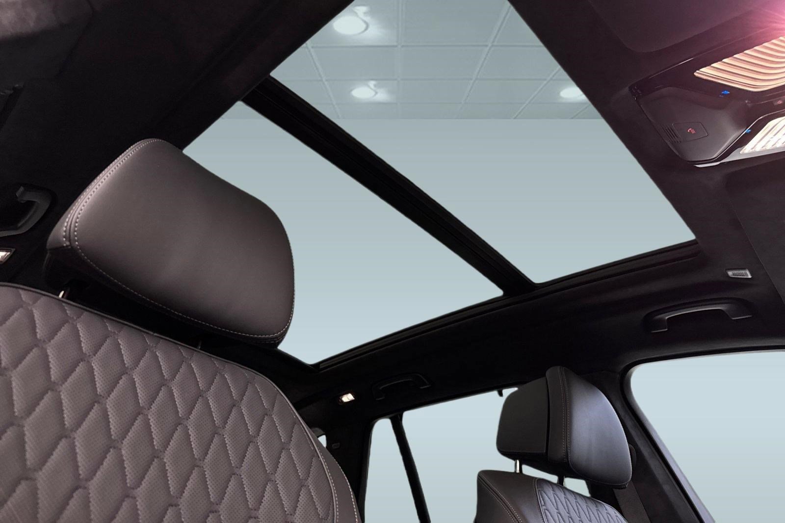 New 2026 BMW X5 xDrive50e w/ M Sport Package AWD/4WD image 15