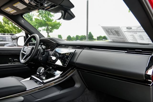 Used 2025 Land Rover Range Rover Sport AWD/4WD image 16