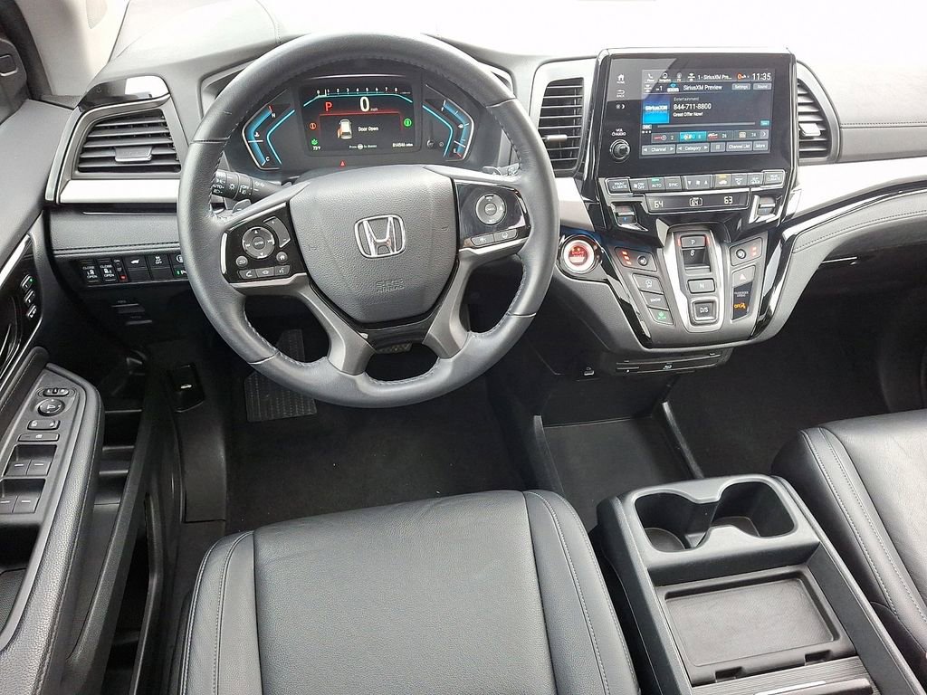 Used 2023 Honda Odyssey Touring image 2