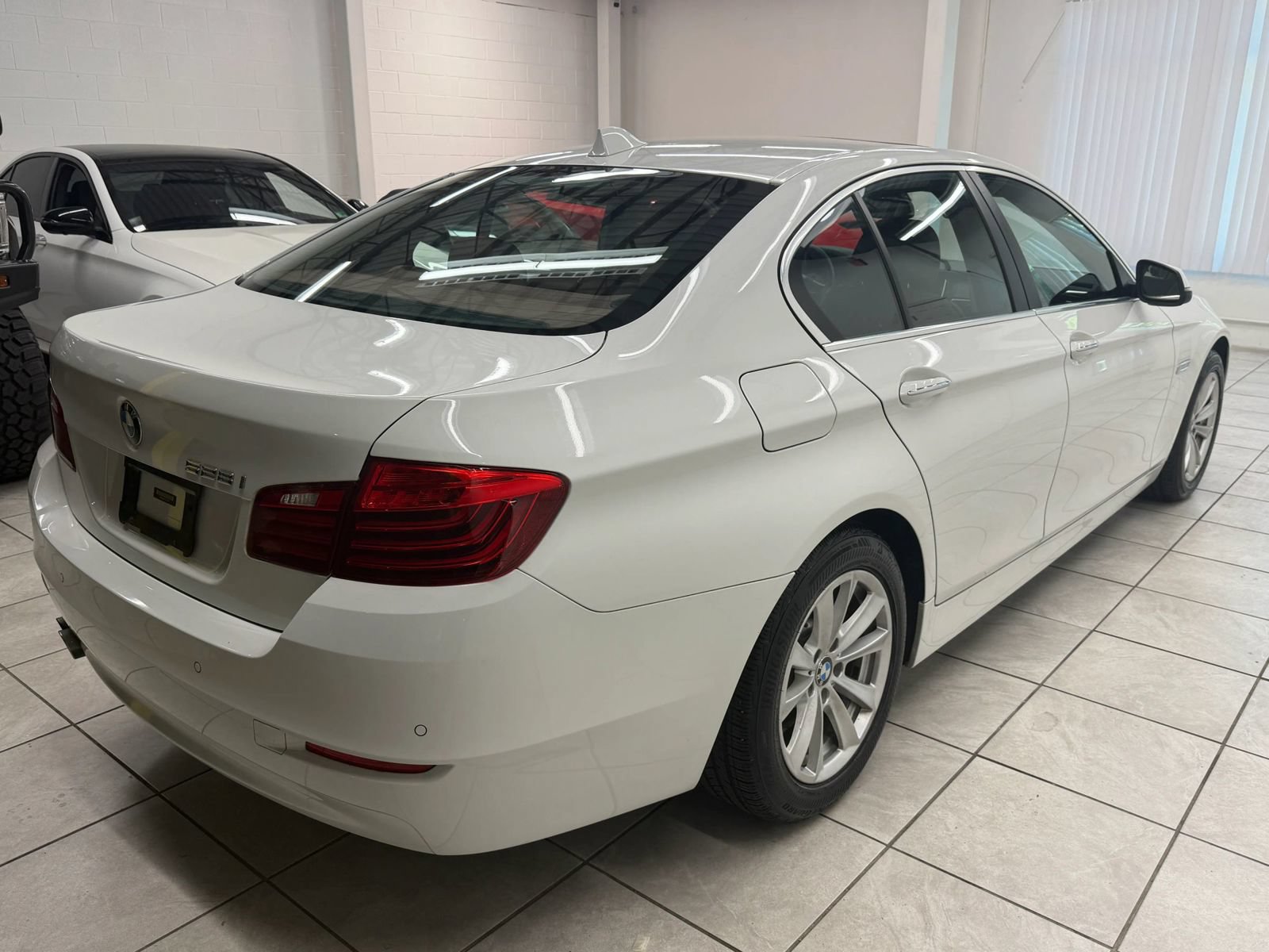 Used 2015 BMW 528i Sedan RWD image 9