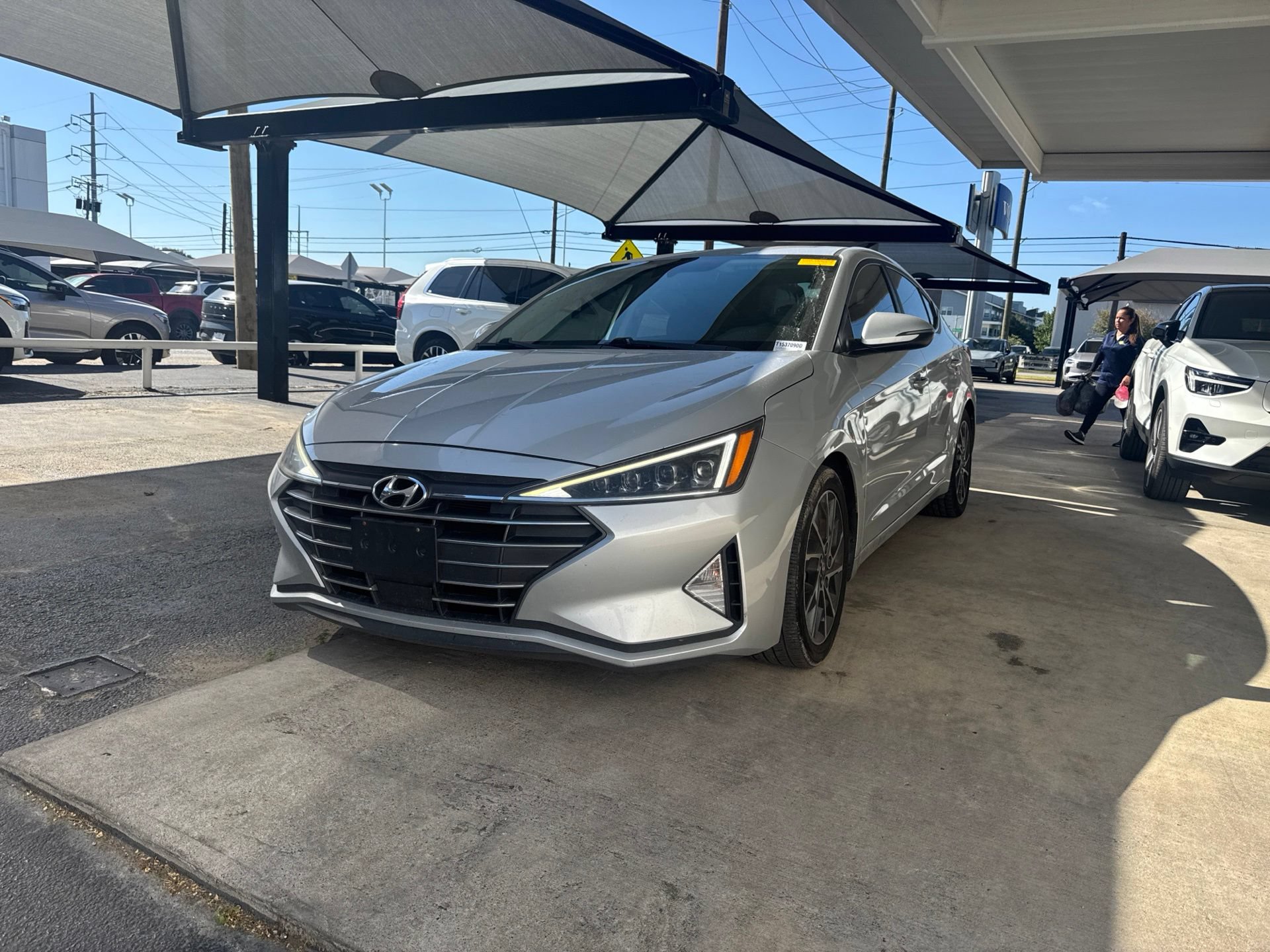 Used 2020 Hyundai Elantra Limited w/ Ultimate Package 03