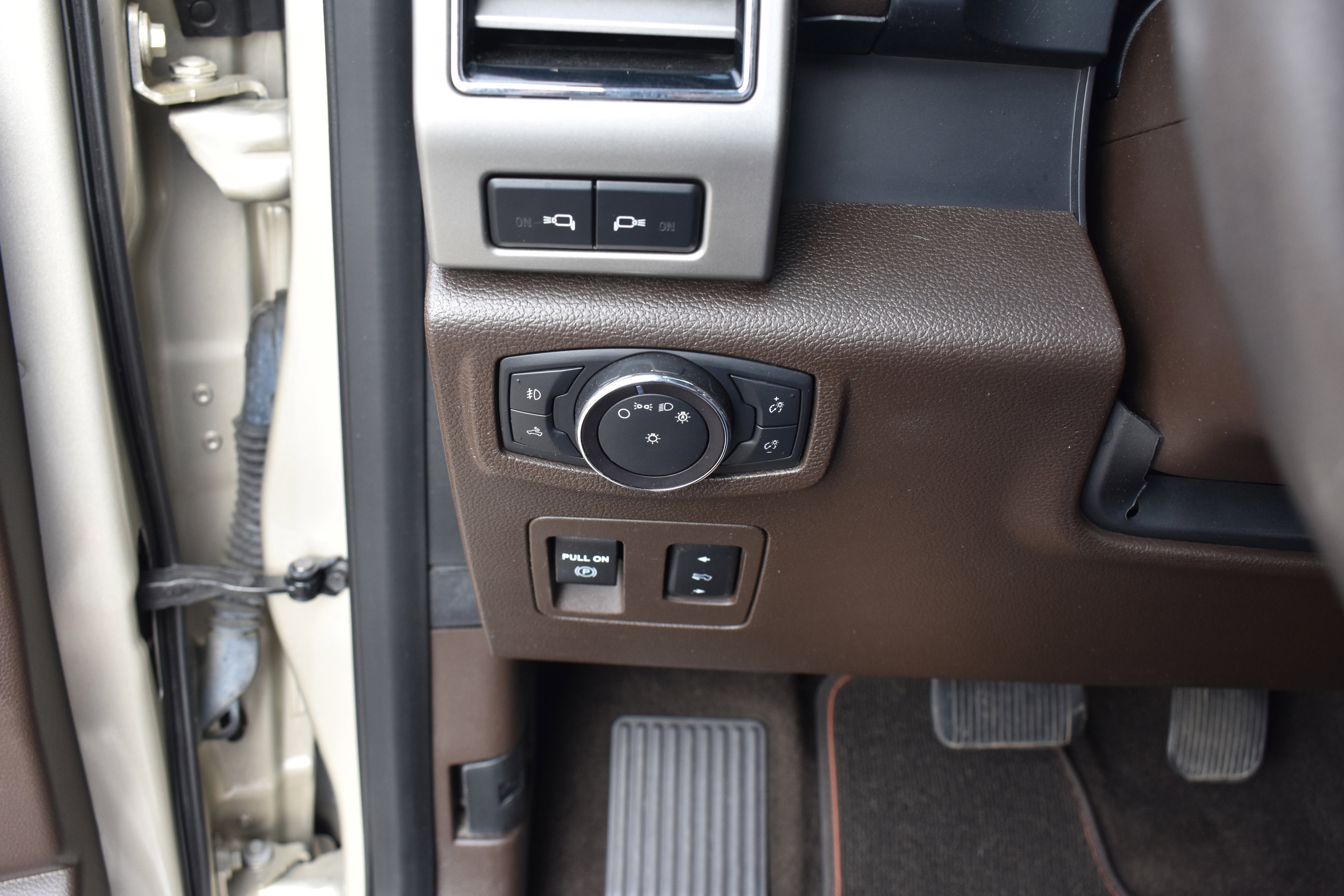 Used 2018 Ford F150 King Ranch image 16