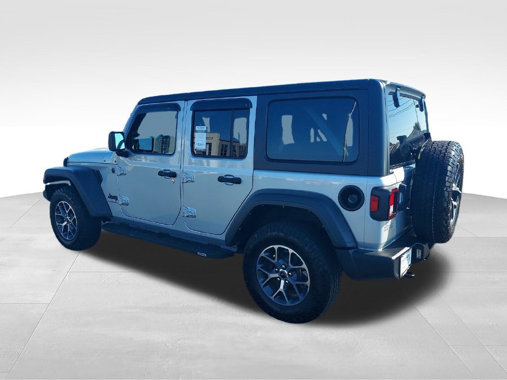 Used 2024 Jeep Wrangler Unlimited Sport AWD/4WD image 3