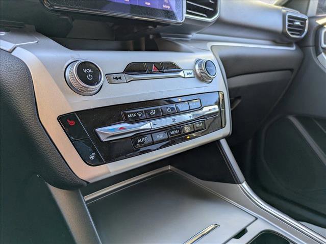 Used 2022 Ford Explorer XLT w/ Equipment Group 202A image 12