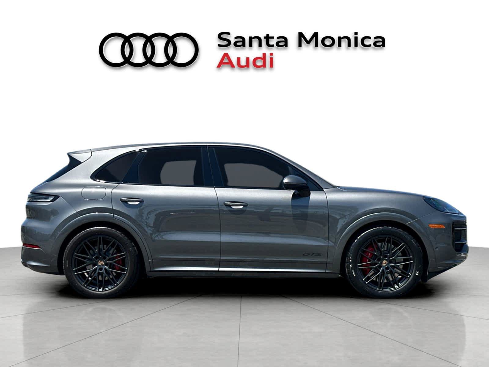 Used 2025 Porsche Cayenne GTS AWD/4WD image 8