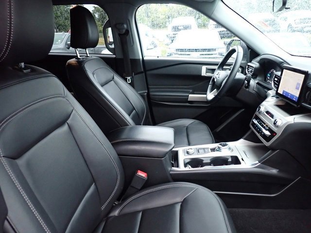 Certified 2023 Ford Explorer XLT w/ Equipment Group 202A image 10
