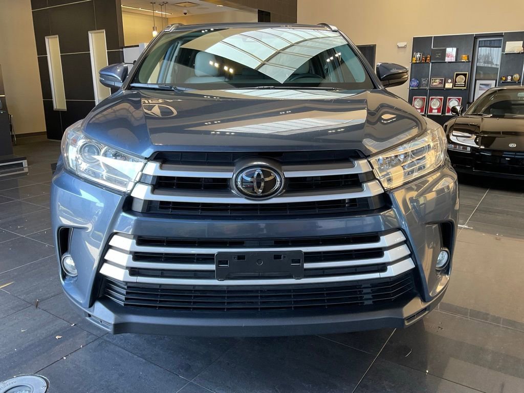 Used 2019 Toyota Highlander XLE image 2