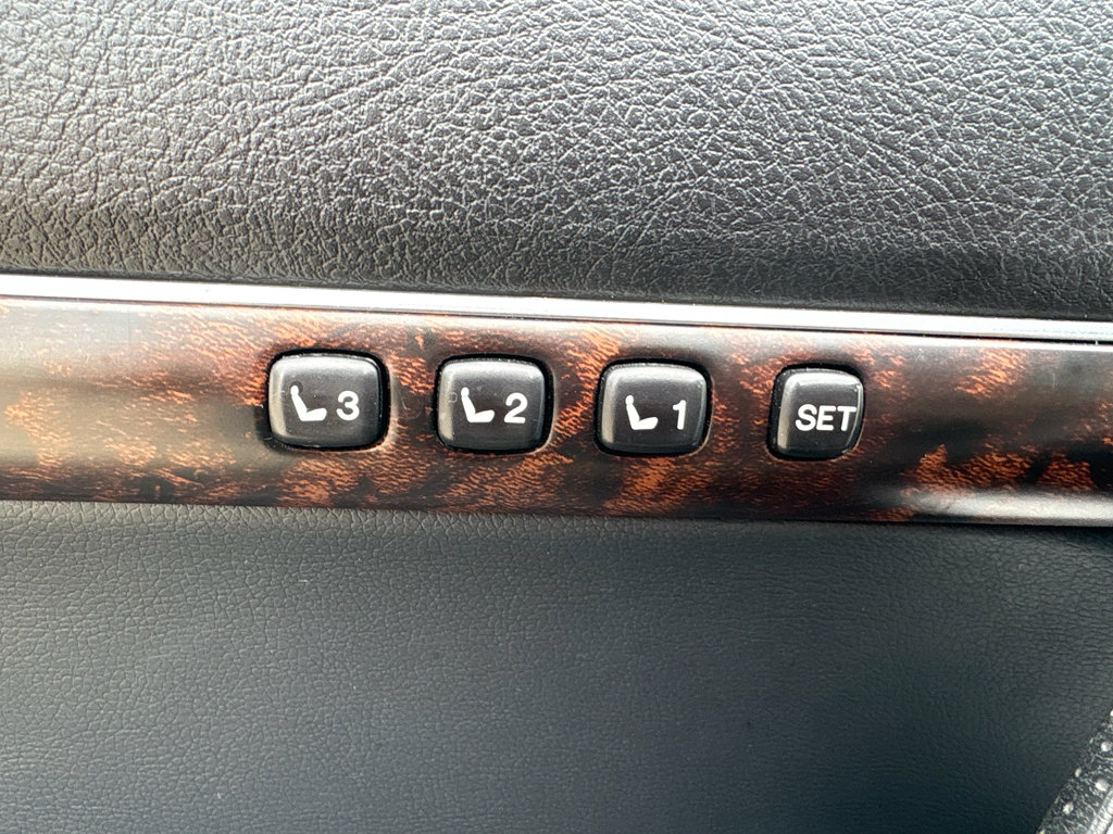 Used 2015 Toyota Land Cruiser AWD/4WD image 10