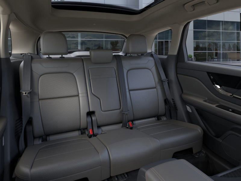 New 2025 Lincoln Corsair Reserve w/ Equipment Group 202A image 11