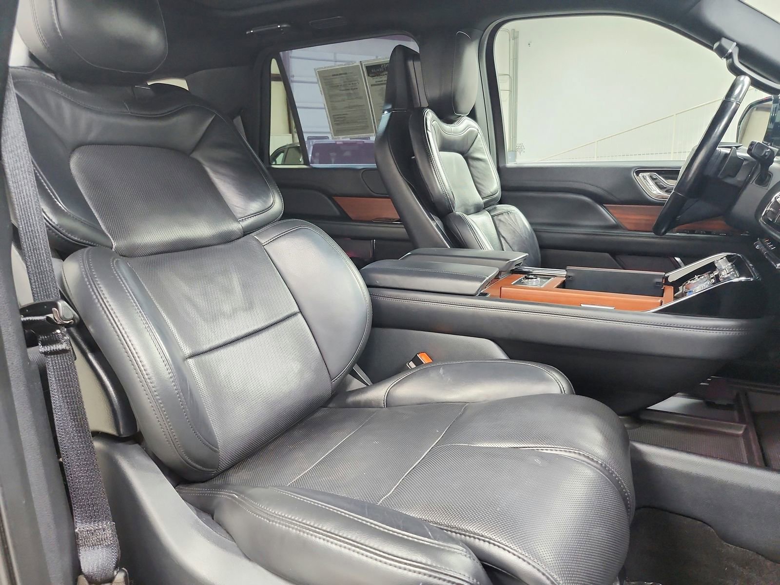 Used 2023 Lincoln Navigator Reserve image 46