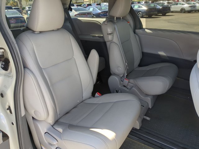 Used 2015 Toyota Sienna XLE w/ XLE Navigation Package FWD image 18
