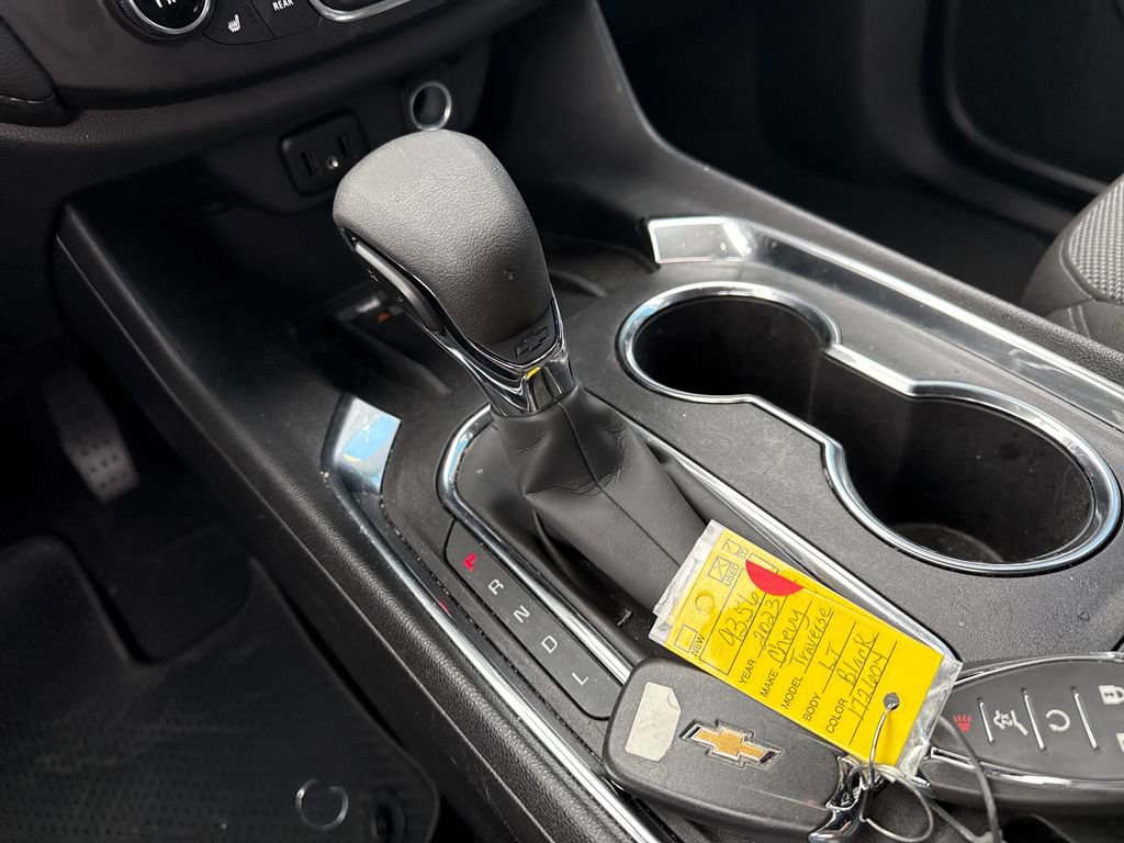 Used 2023 Chevrolet Traverse LT image 27