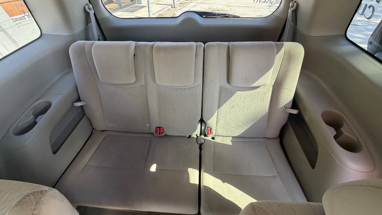 Used 2017 Nissan Quest SV FWD image 13