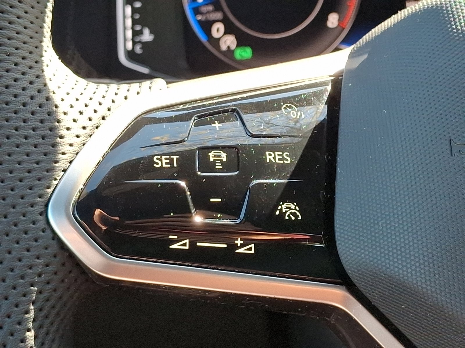 Certified 2021 Volkswagen Arteon SEL image 24