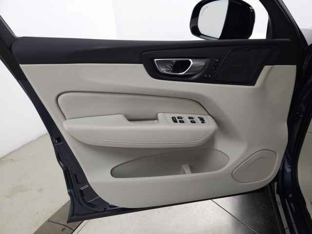 Used 2024 Volvo XC60 T8 Plus w/ Protection Package Premier image 14