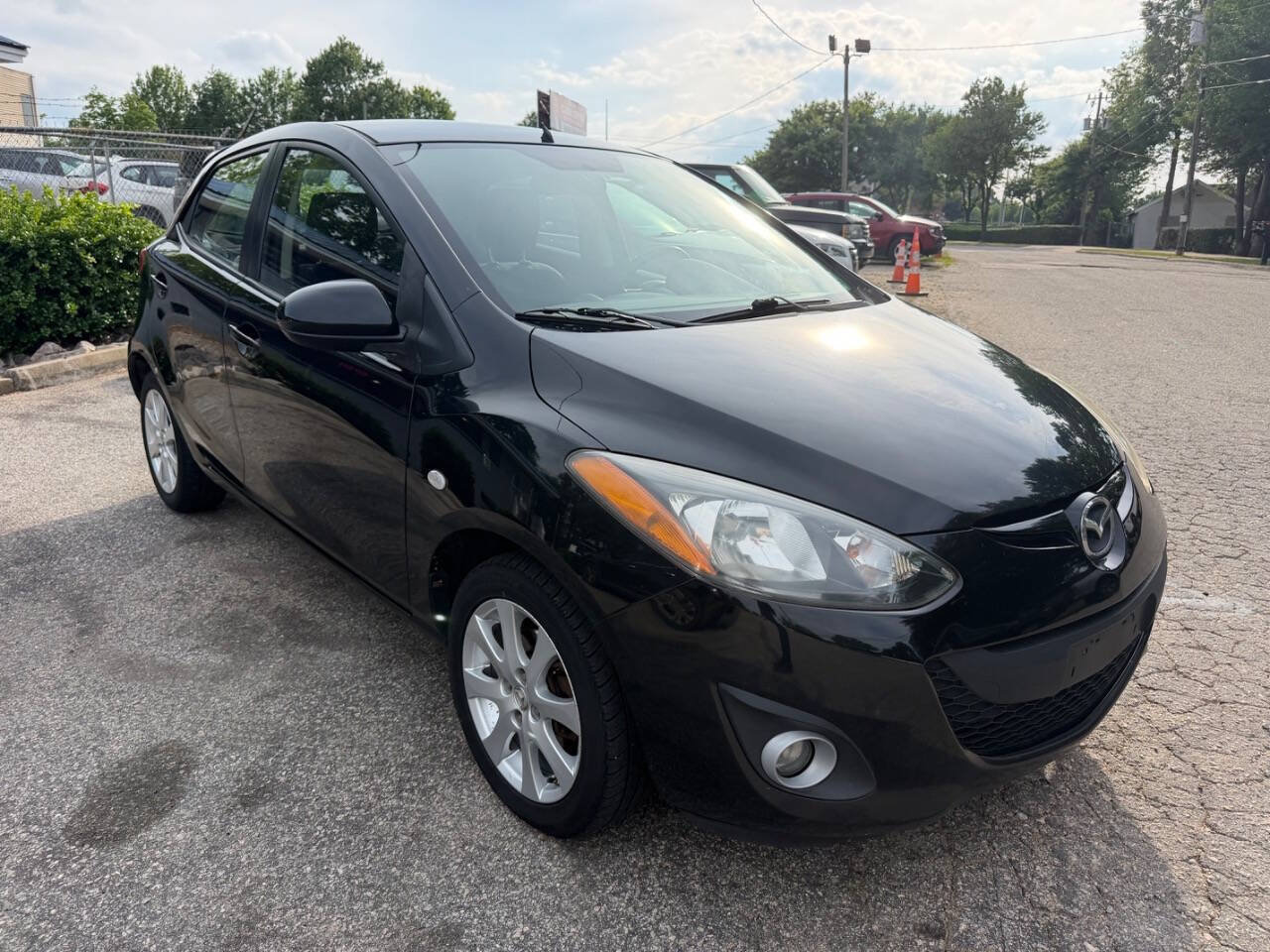 Used 2011 MAZDA MAZDA2 Touring FWD image 3
