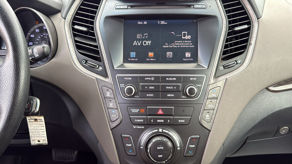 Used 2017 Hyundai Santa Fe SE FWD image 29