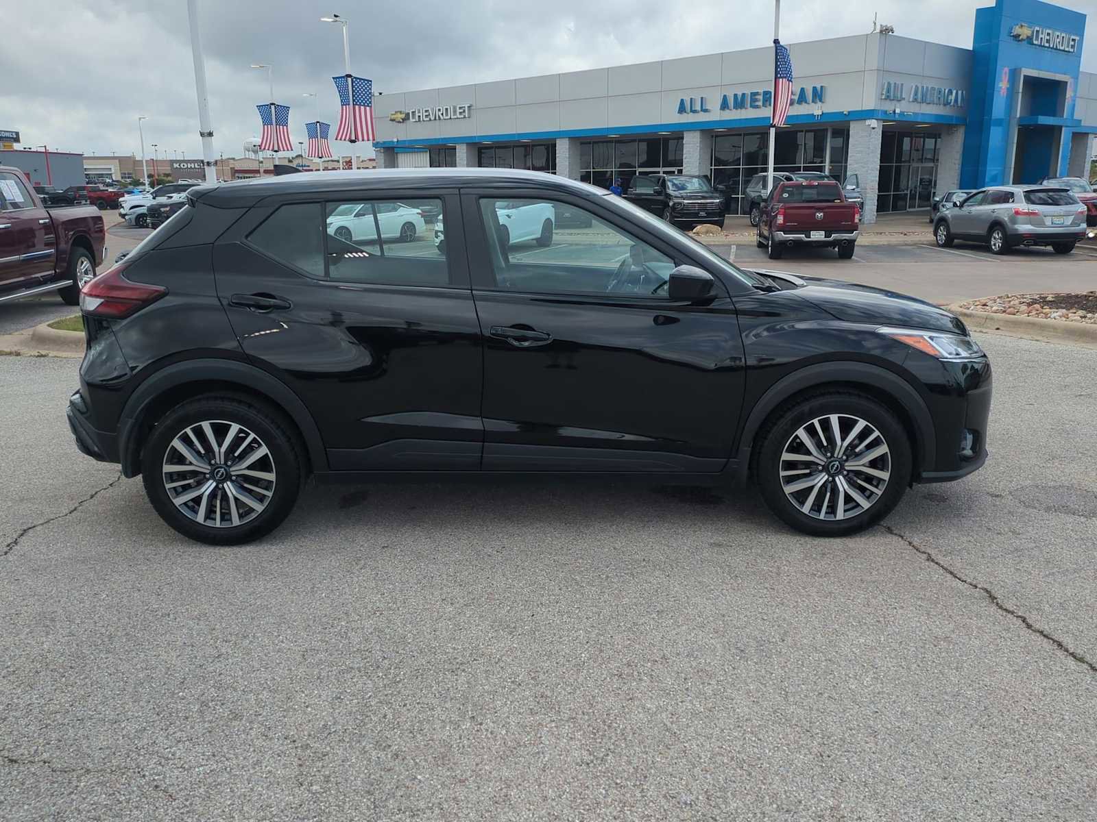 Used 2024 Nissan Kicks SV FWD image 9