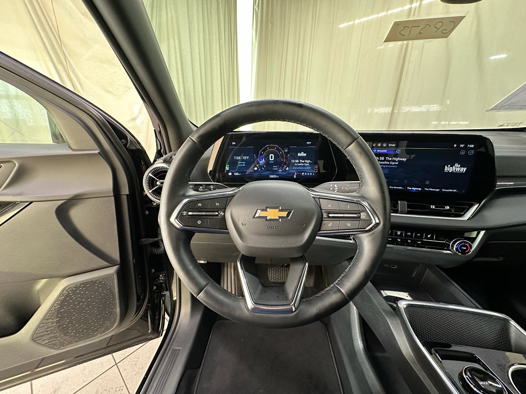 Used 2026 Chevrolet Equinox LT FWD image 18