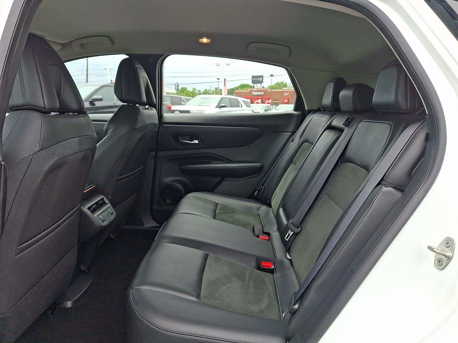 Used 2024 Nissan Ariya AWD image 12