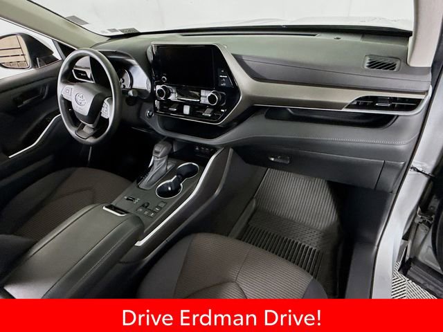 Used 2023 Toyota Highlander L image 26