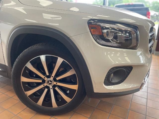 Used 2021 Mercedes-Benz GLB 250 w/ Premium Package image 2