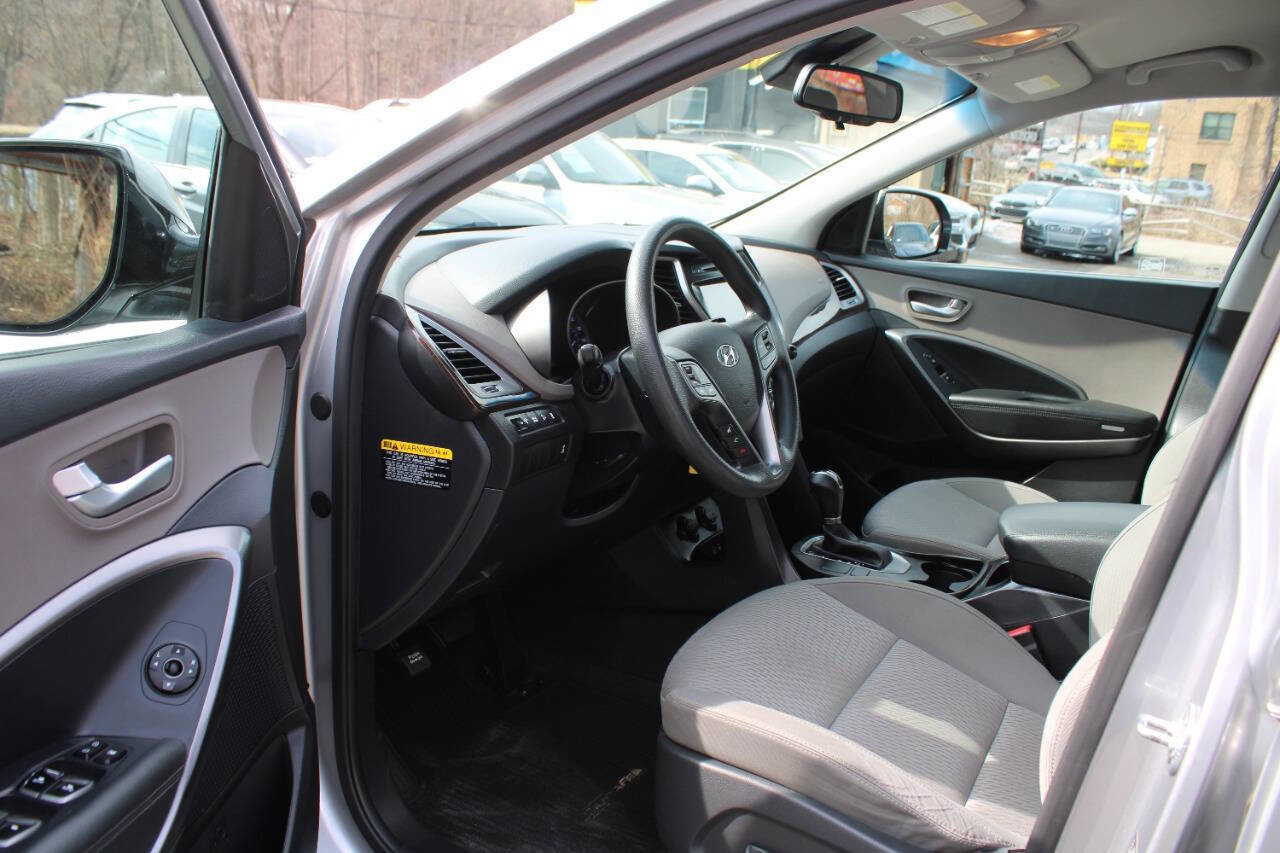 Used 2019 Hyundai Santa Fe XL SE AWD/4WD image 22
