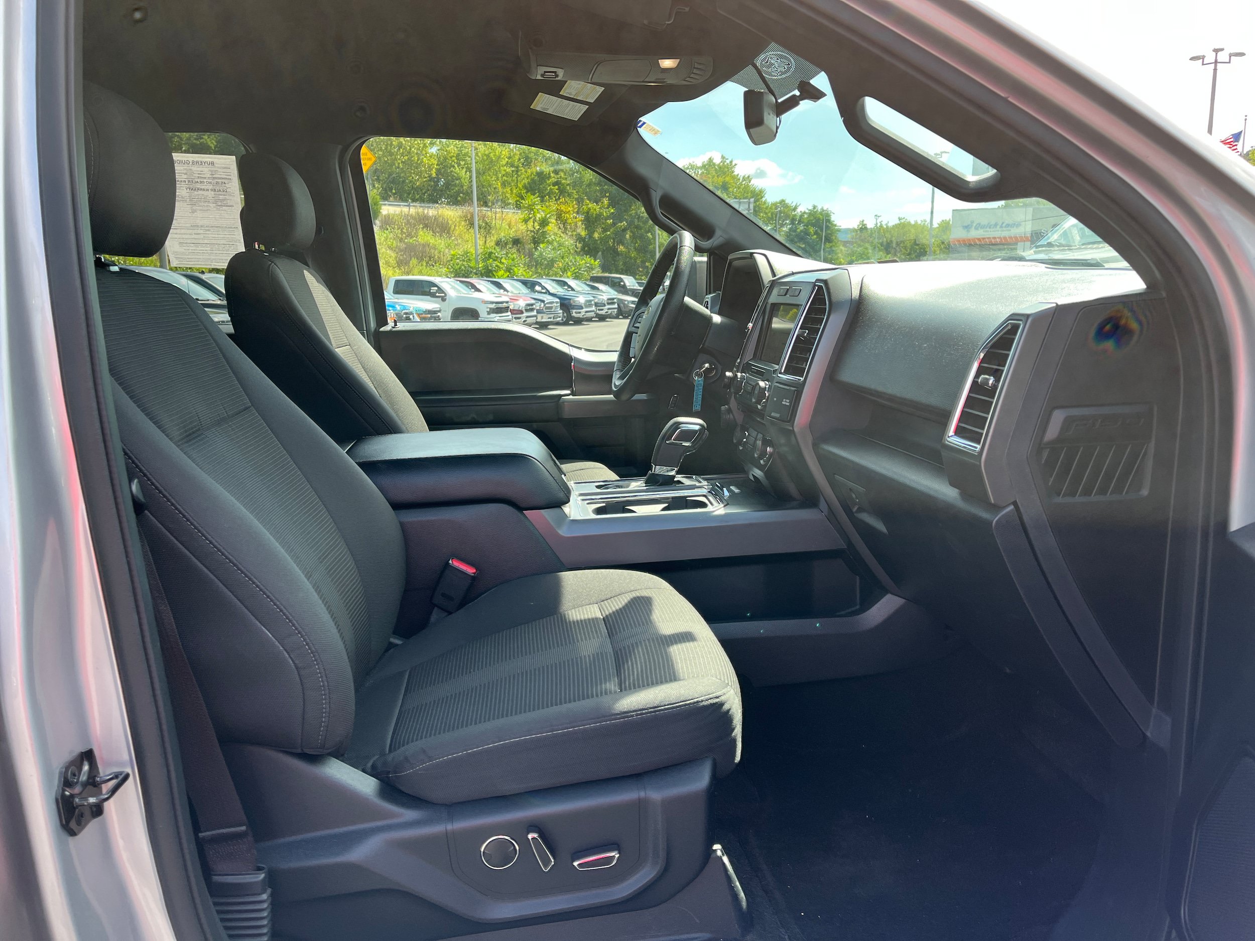 Used 2016 Ford F150 XLT w/ Equipment Group 302A Luxury AWD/4WD image 6