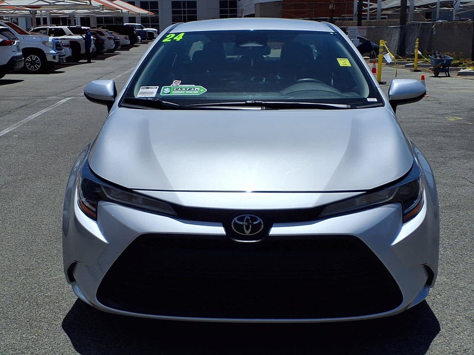 Used 2024 Toyota Corolla LE FWD image 2