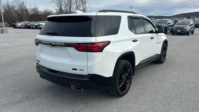 Certified 2023 Chevrolet Traverse Premier w/ Redline Edition image 3