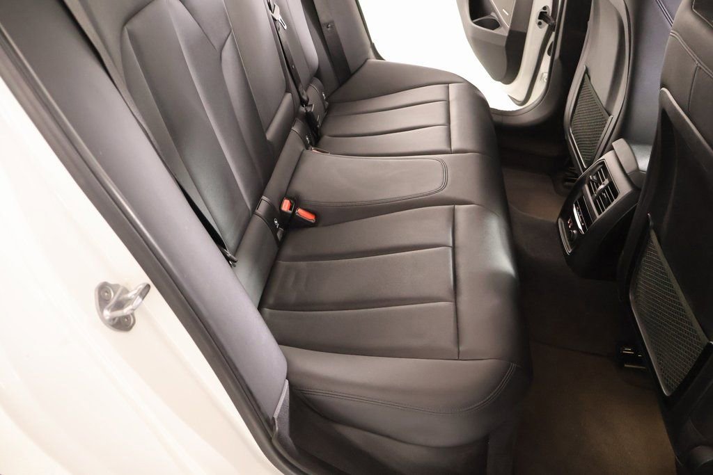 Used 2021 BMW 330e w/ Convenience Package image 15