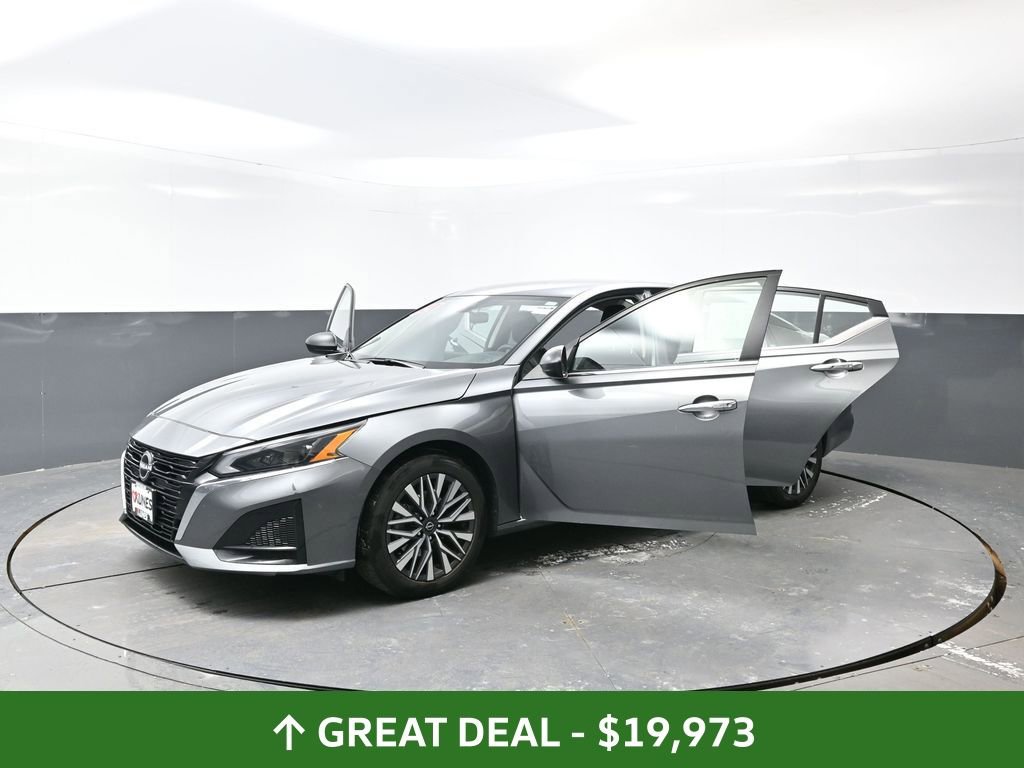 Used 2024 Nissan Altima 2.5 SV image 58