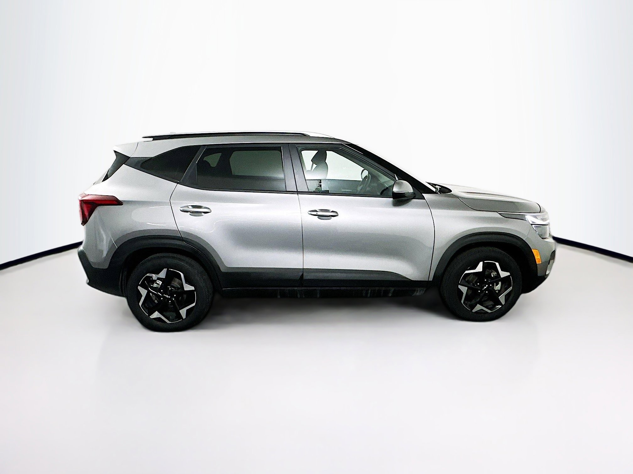 Used 2025 Kia Seltos S image 10