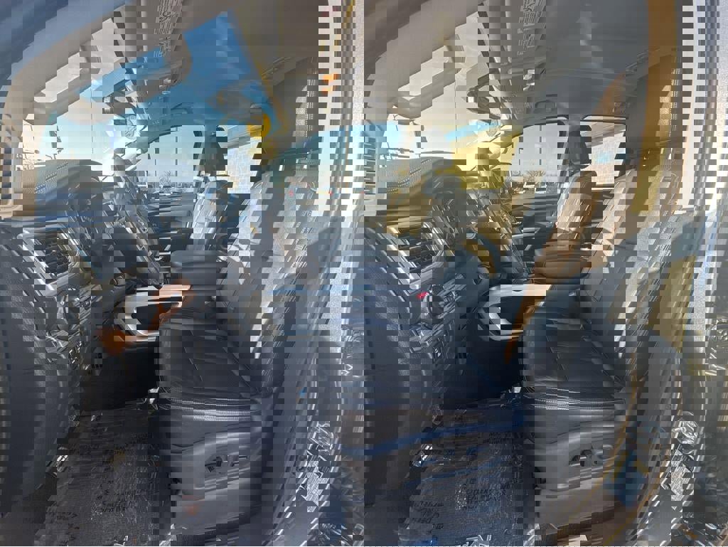 Used 2019 Nissan Titan SL w/ Chrome Package image 4