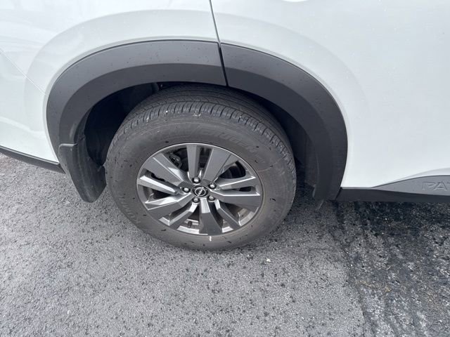 Used 2025 Nissan Pathfinder SL w/ Lighting Package (N92) image 12