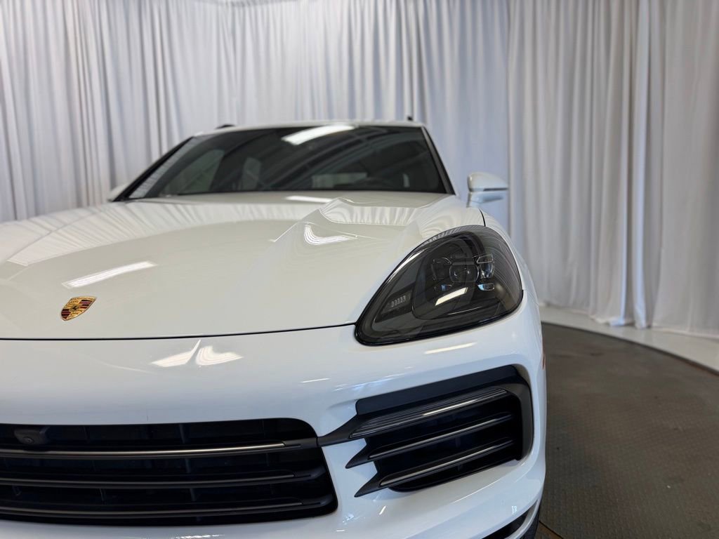 Certified 2023 Porsche Cayenne Platinum Edition image 36