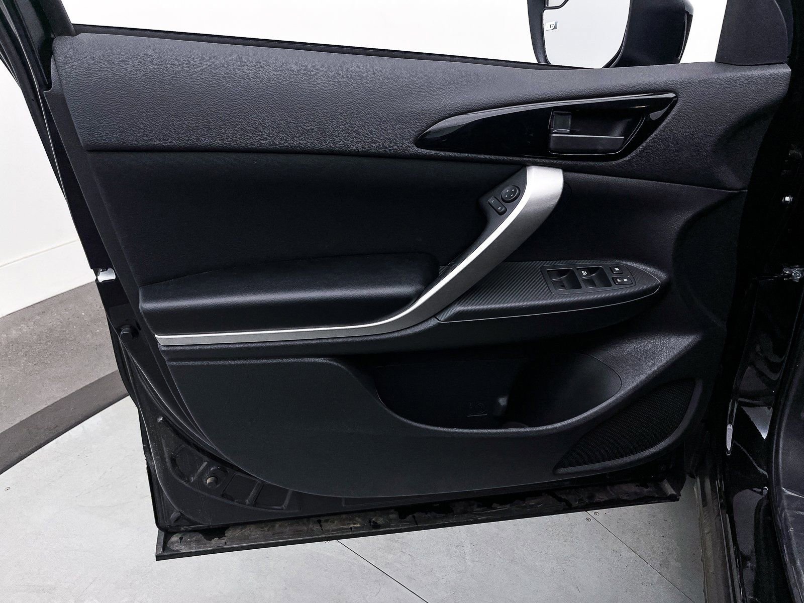 New 2025 Mitsubishi Eclipse Cross ES AWD/4WD image 9