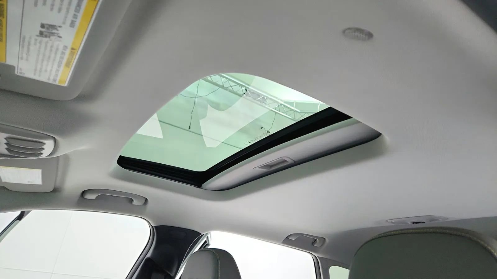 Used 2024 Chevrolet Trax ACTIV w/ Sunroof Package image 35