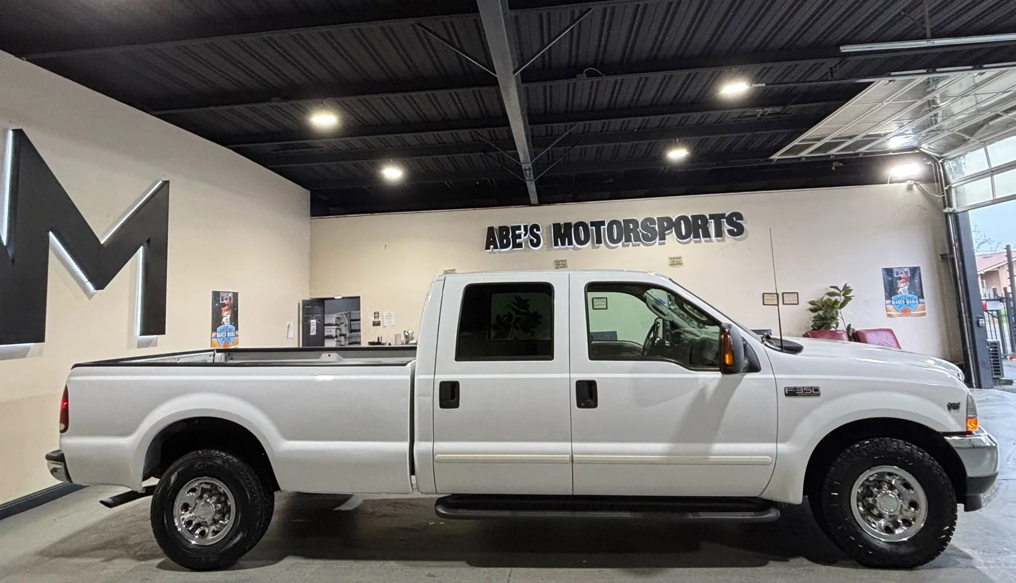 Used 2003 Ford F350 XLT image 4