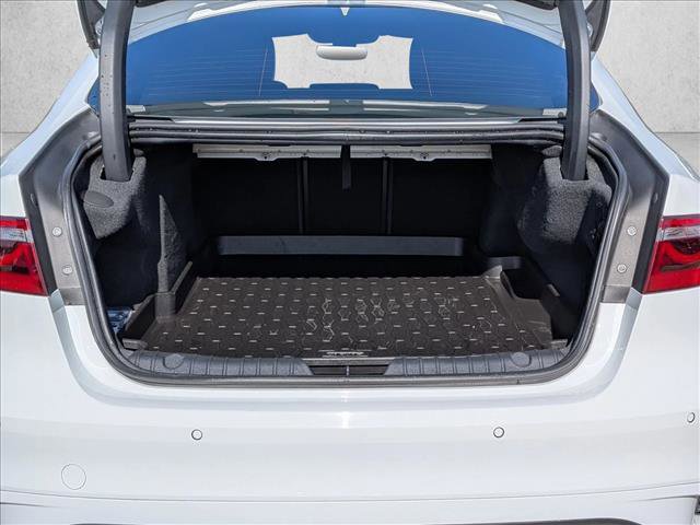 Used 2024 Jaguar XF R-Dynamic SE image 6