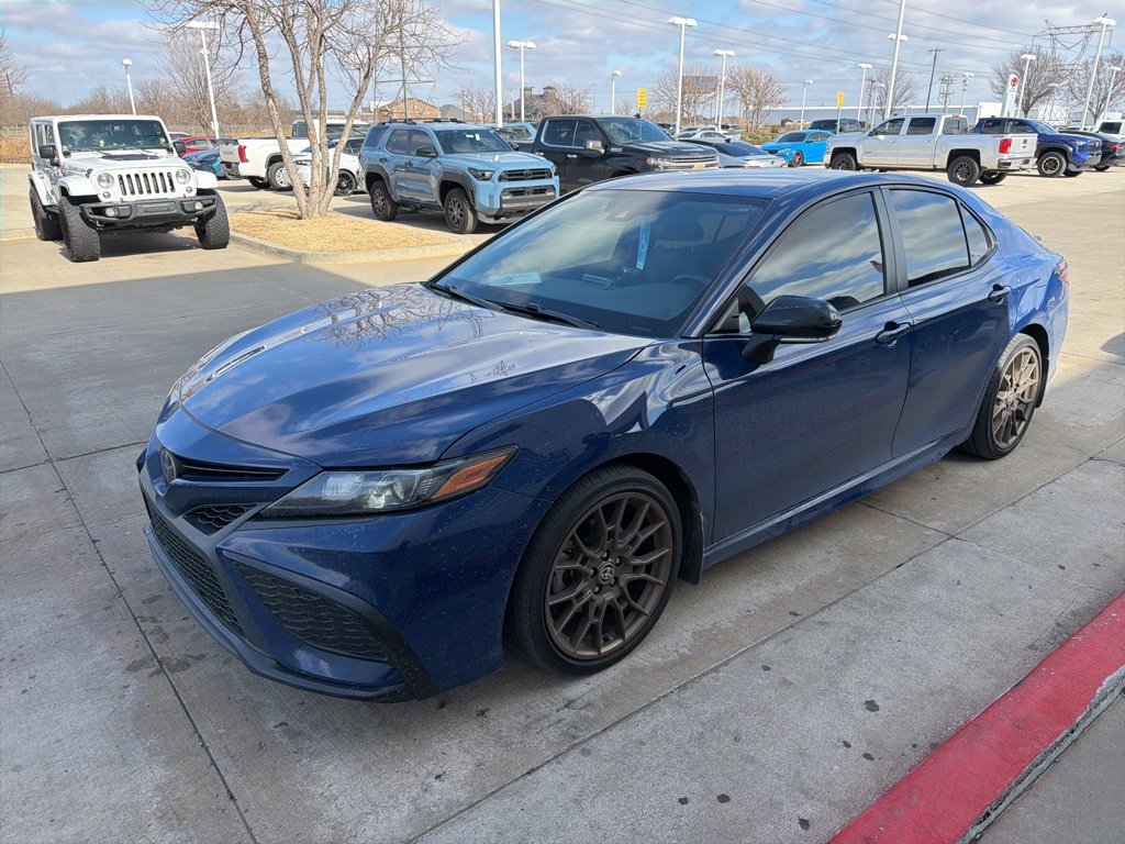 Used 2023 Toyota Camry SE image 1