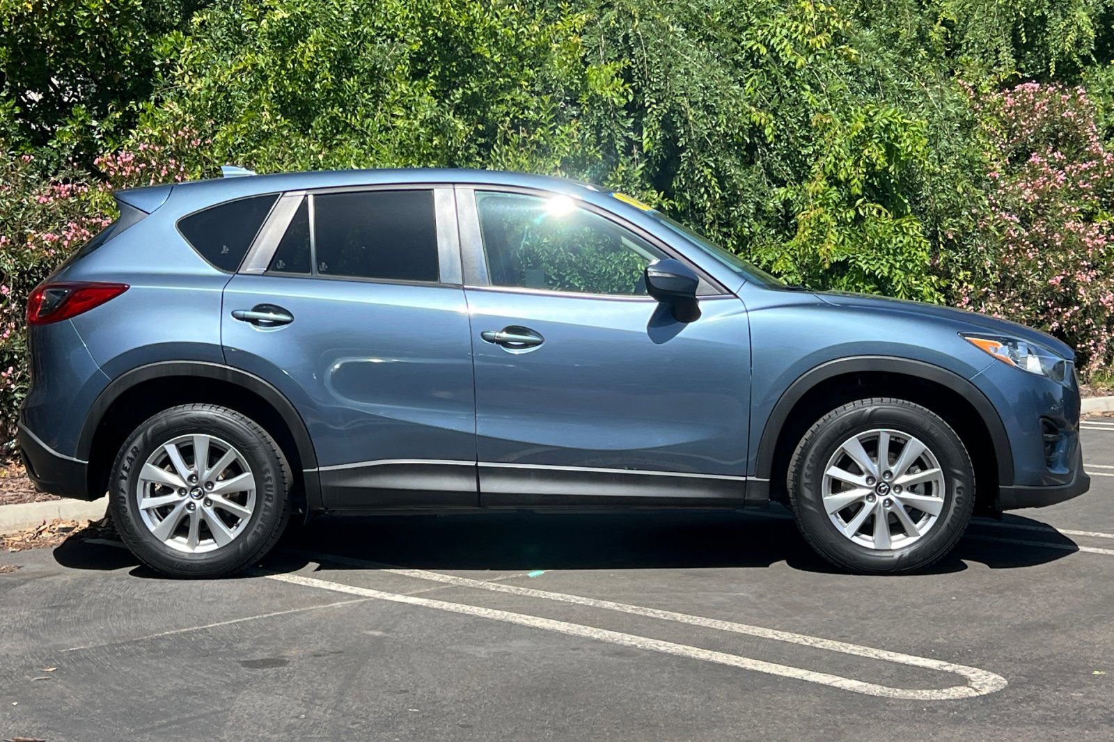 Used 2016 MAZDA CX-5 Touring w/ Bose/Moonroof Package FWD image 3