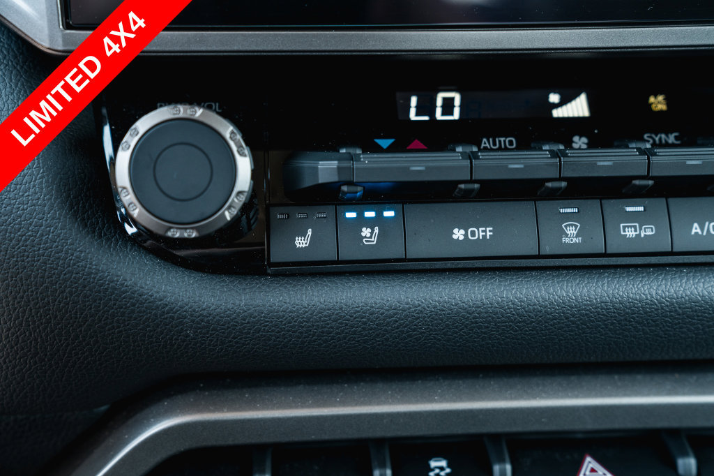 Used 2024 Toyota Tundra Limited AWD/4WD image 19