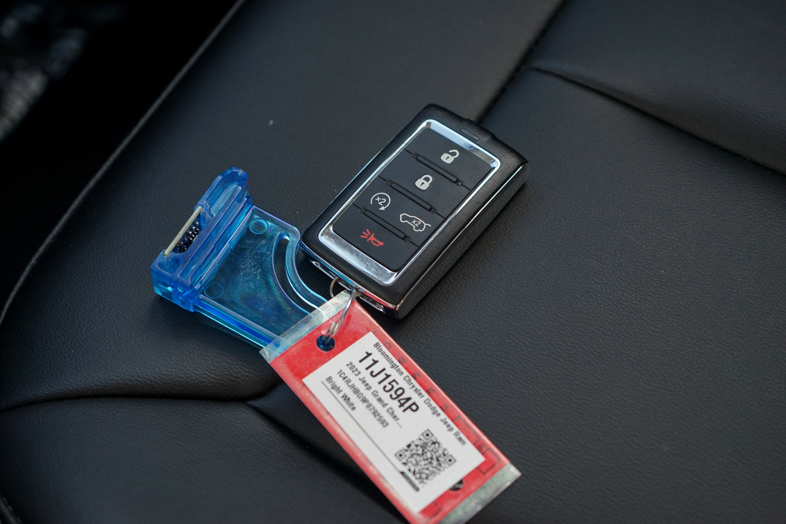 Used 2023 Jeep Grand Cherokee Limited w/ Black Appearance Package image 24