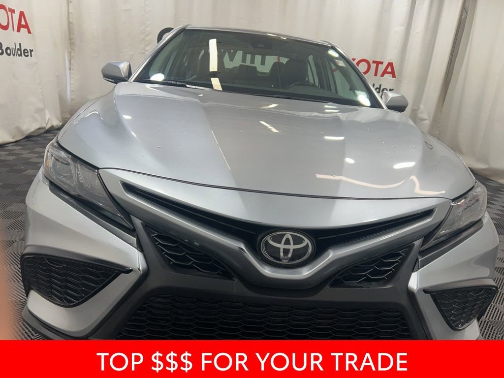 Used 2024 Toyota Camry SE image 2
