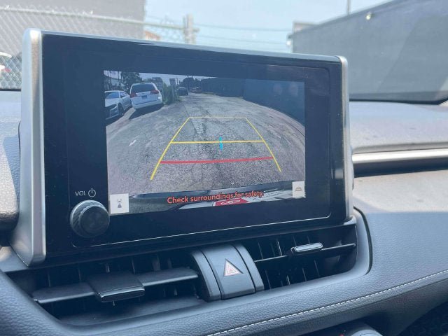 Certified 2025 Toyota RAV4 XLE AWD/4WD image 30