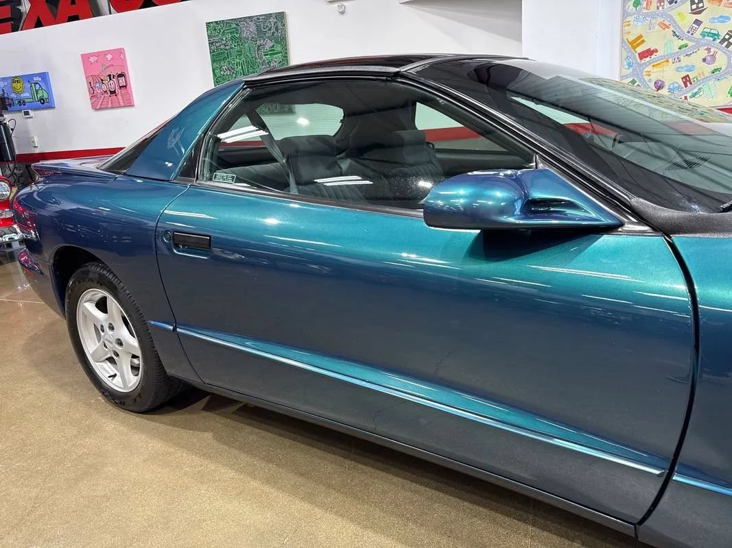 Used 1997 Pontiac Firebird Formula w/ Opt Pkg RWD image 36