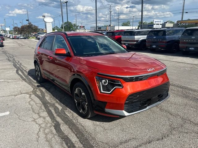 Used 2023 Kia Niro Wind w/ Wind Preserve Package FWD image 7